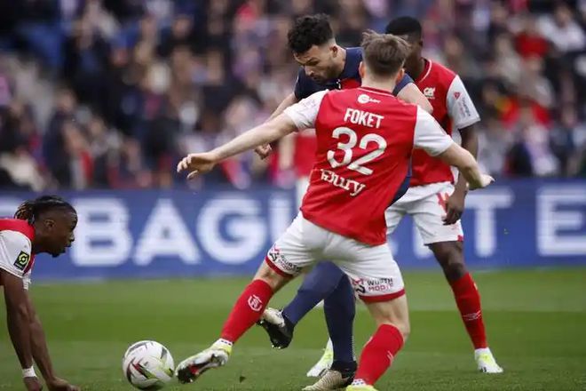 巴黎圣日耳曼惨遭逆转!客场不敌里尔球队的简单介绍 巴黎圣日耳曼惨遭逆转!客场不敌里尔球队的简单介绍