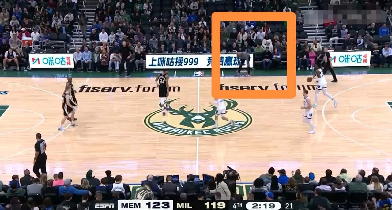 世俱杯改制-雄鹿队员霍利迪连续两场砍下+得分的简单介绍