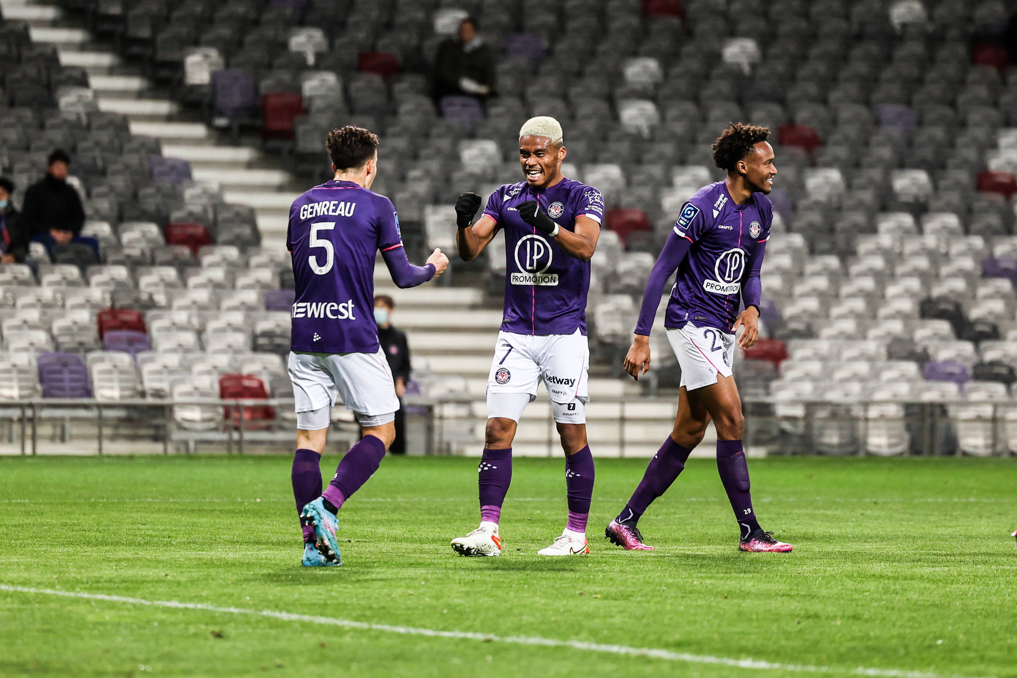 世俱杯改制-包含法甲联赛激烈对抗,各队争夺联赛头名的词条