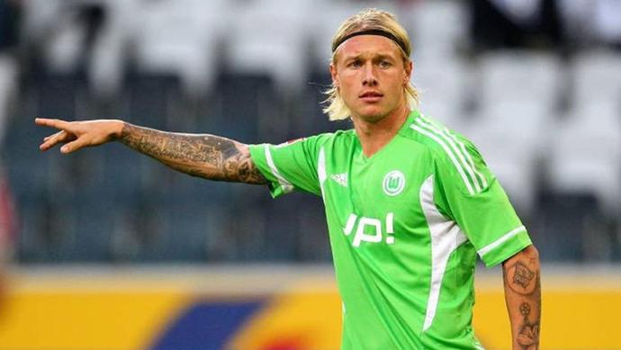 世俱杯时间-关于沃尔夫斯堡战绩起伏不定,需增强战术调整的信息