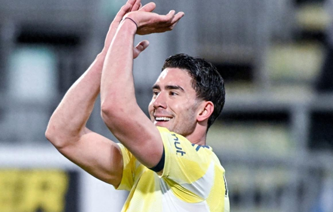 尤文图斯逆转晋级,卡瓦尼加尔为阿利杨伯 尤文图斯逆转晋级,卡瓦尼加尔为阿利杨伯