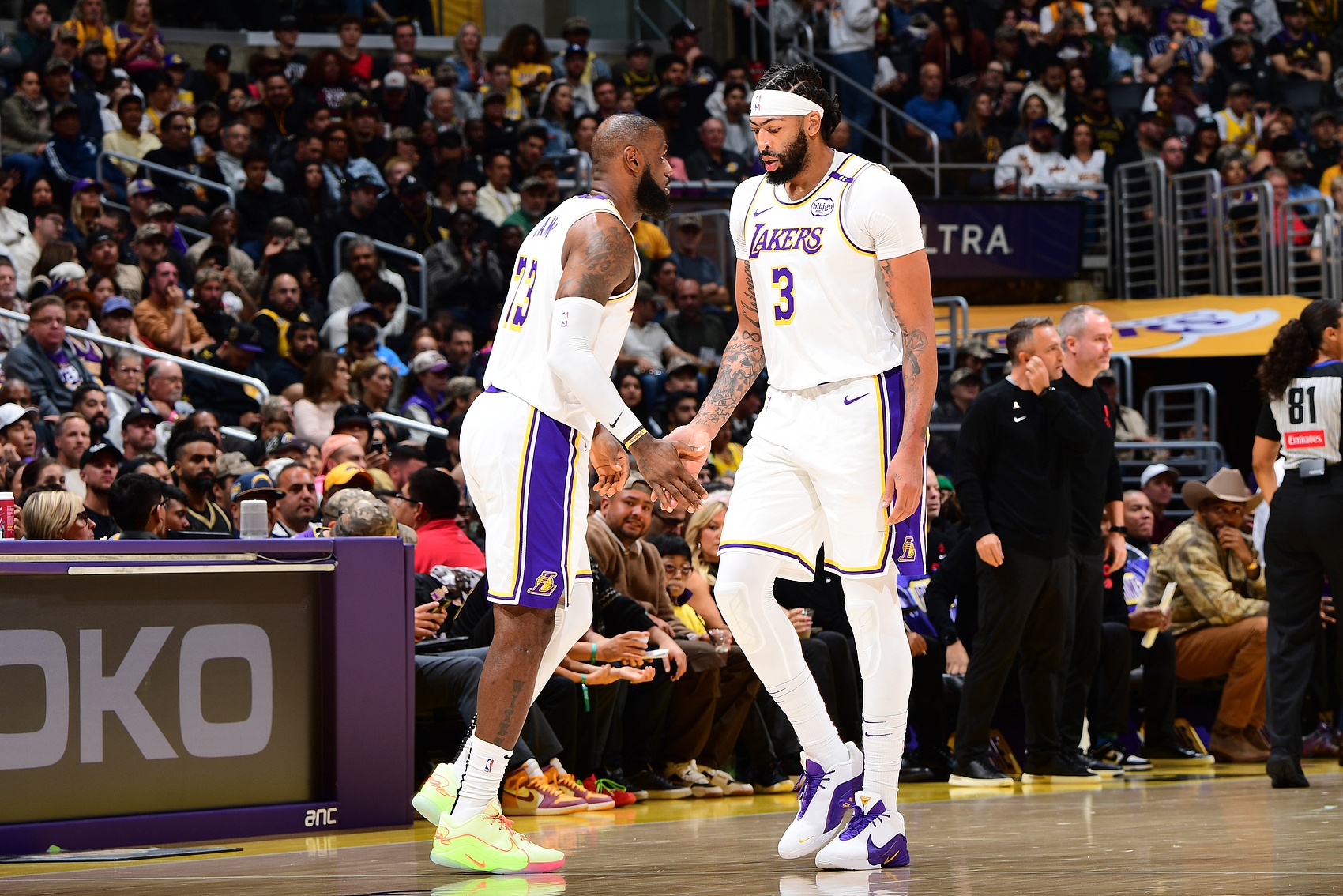 世俱杯奖金-热火对阵湖人，NBA比赛争夺激烈