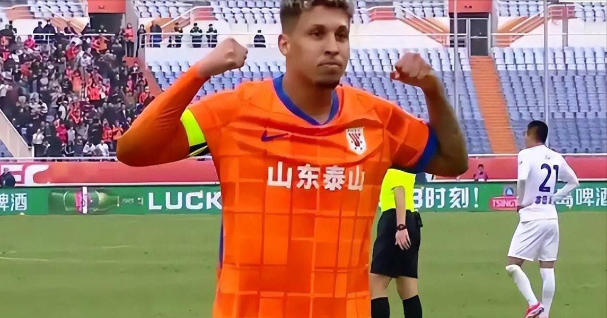 世俱杯奖金-菲尔贾球员坚韧拼搏,为球队贡献实力