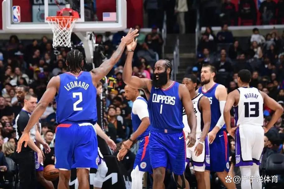猛龙轻取篮网,伦纳德连得分领先 猛龙轻取篮网,伦纳德连得分领先
