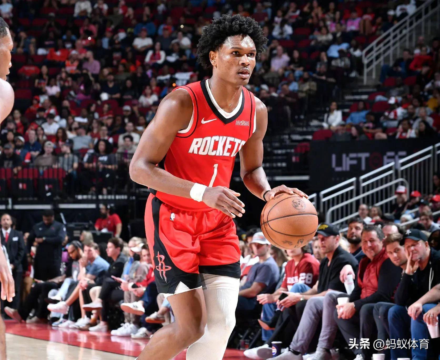 火箭战平爵士，取得重要分数