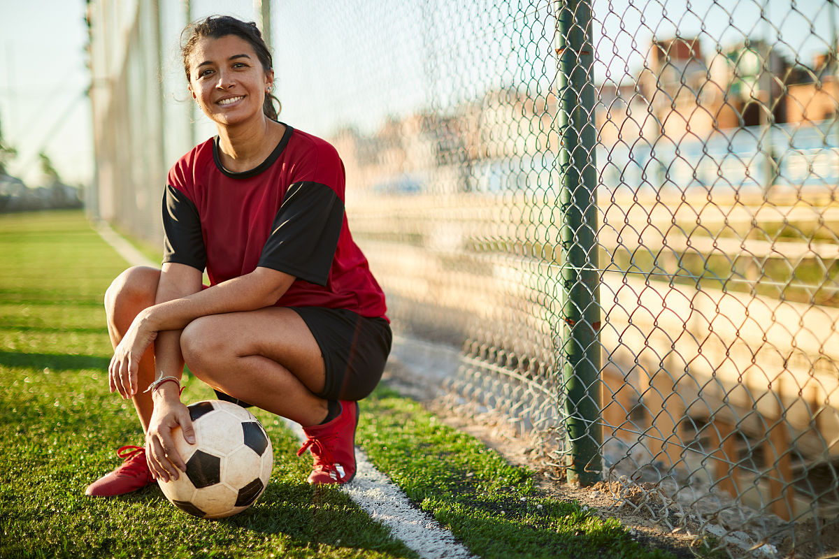 巴西女子足球争夺激烈，球迷热情支持的简单介绍