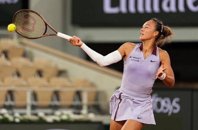 女子网球一战！击倒众多对手