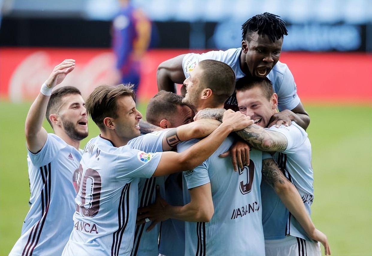 包含皇家社会中场组织有序取得大胜的词条