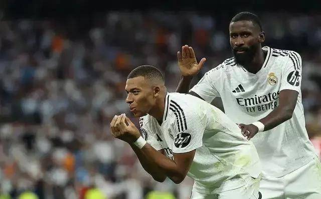 世俱杯冠军-皇马迎战巴伦西亚，锋线火力强劲