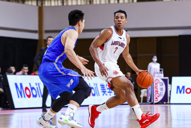 黑马夺得冠军，实力碾压对手