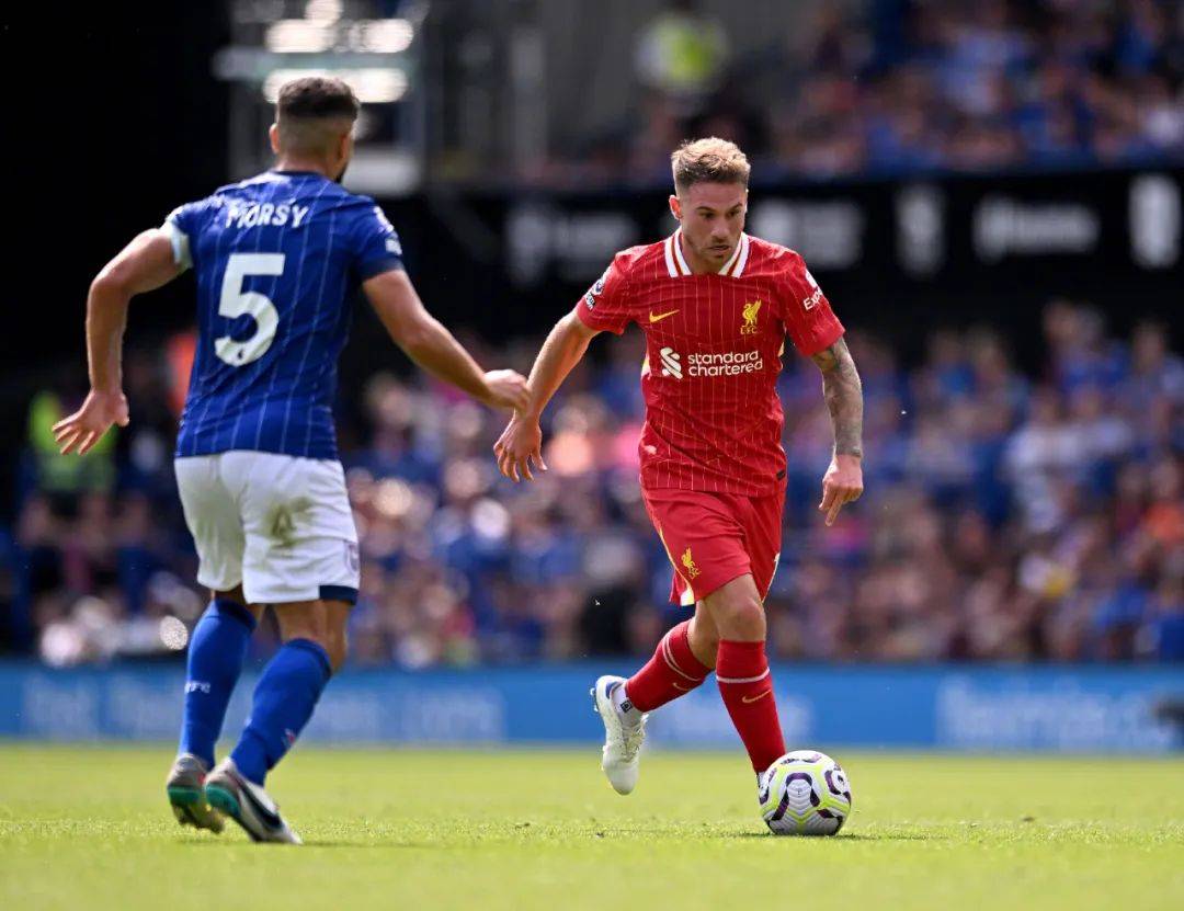 世俱杯冠军-PSG调整战术迎战，欧冠比赛冲击冠军