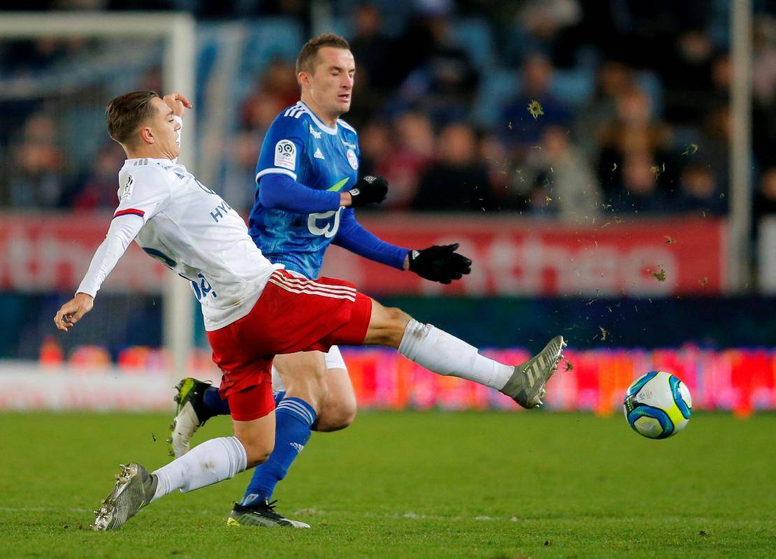 世俱杯分组-昂热再遭失利，球队陷入低谷