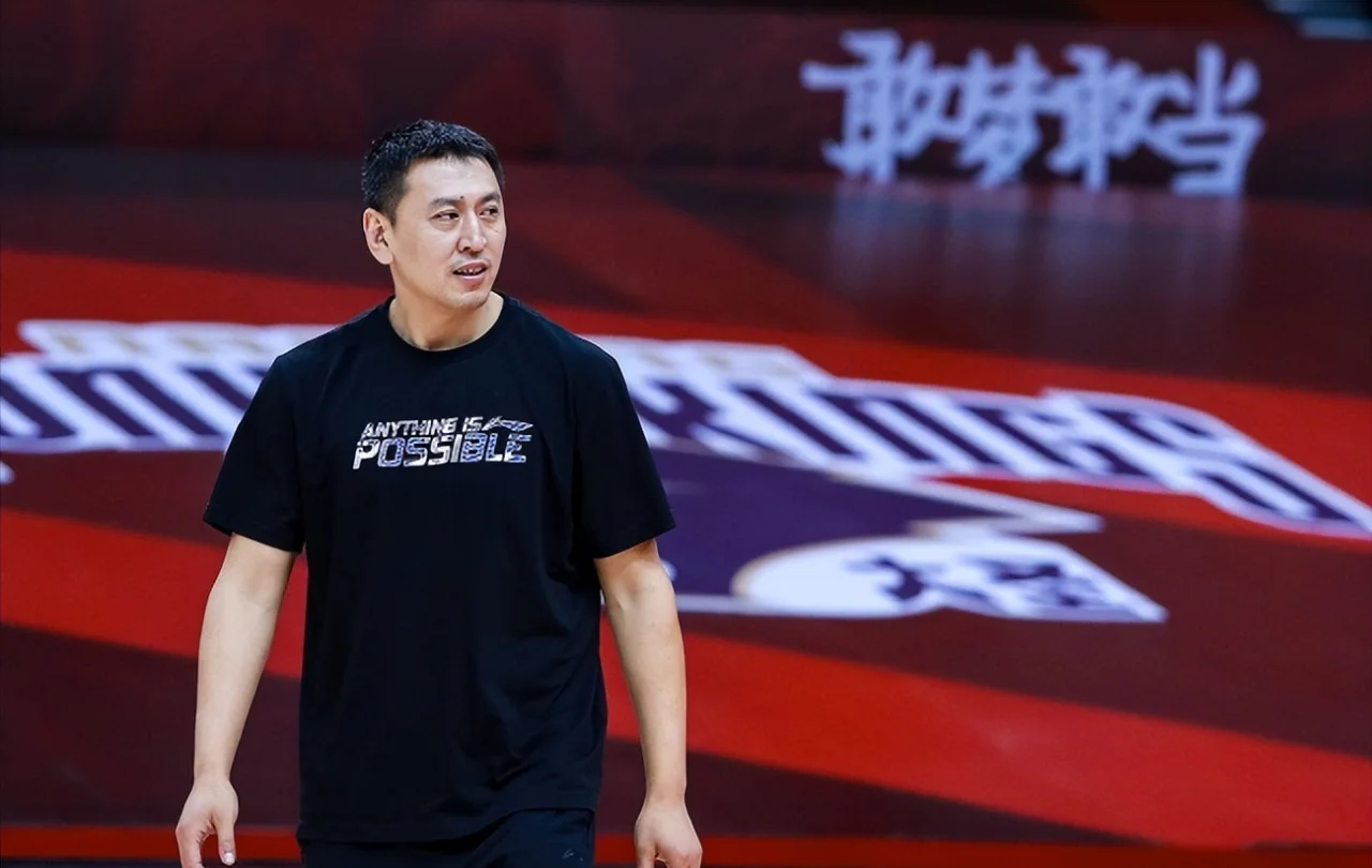 世俱杯分组-上海冒雨大胜，球队士气高昂