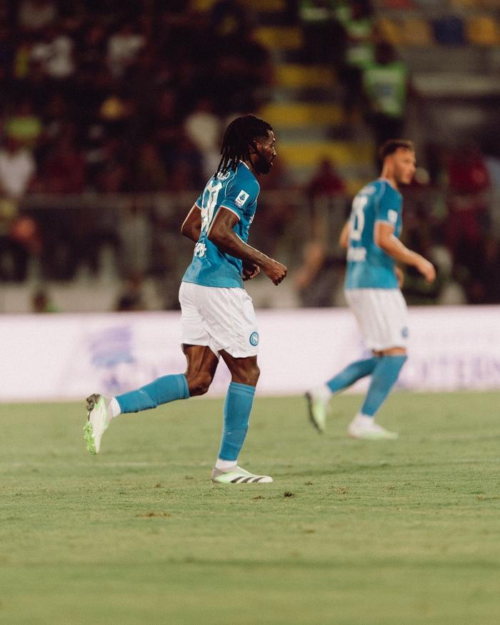 包含罗马胜出弗罗西诺内，继续攀升积分榜的词条