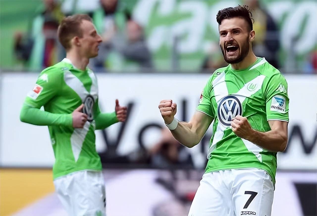 沃尔夫斯堡逆转战胜对手，庆祝四连胜