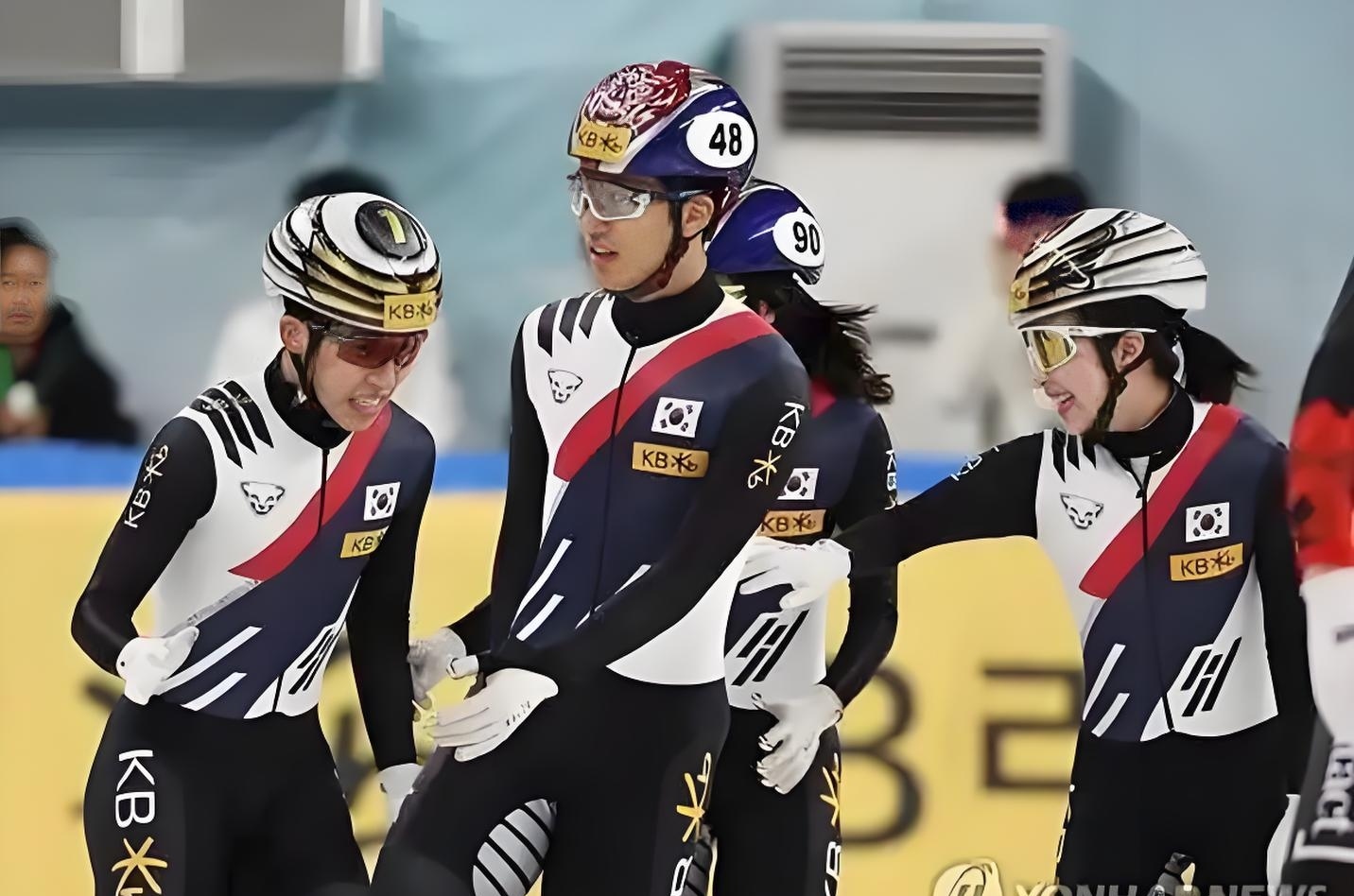 韩国运动员在自由式滑雪大回转项目中发挥出色