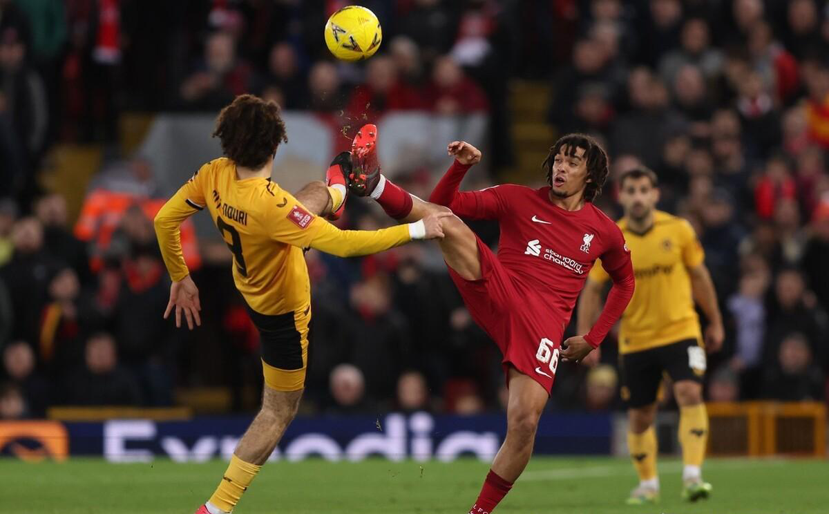 世俱杯赛程-狼队客胜谢周三,保级战连续胜利