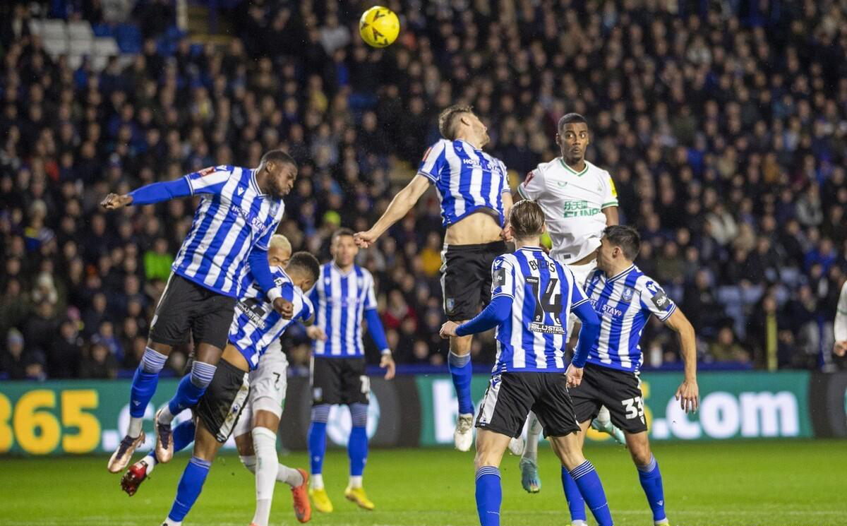 狼队客胜谢周三,保级战连续胜利 狼队客胜谢周三,保级战连续胜利