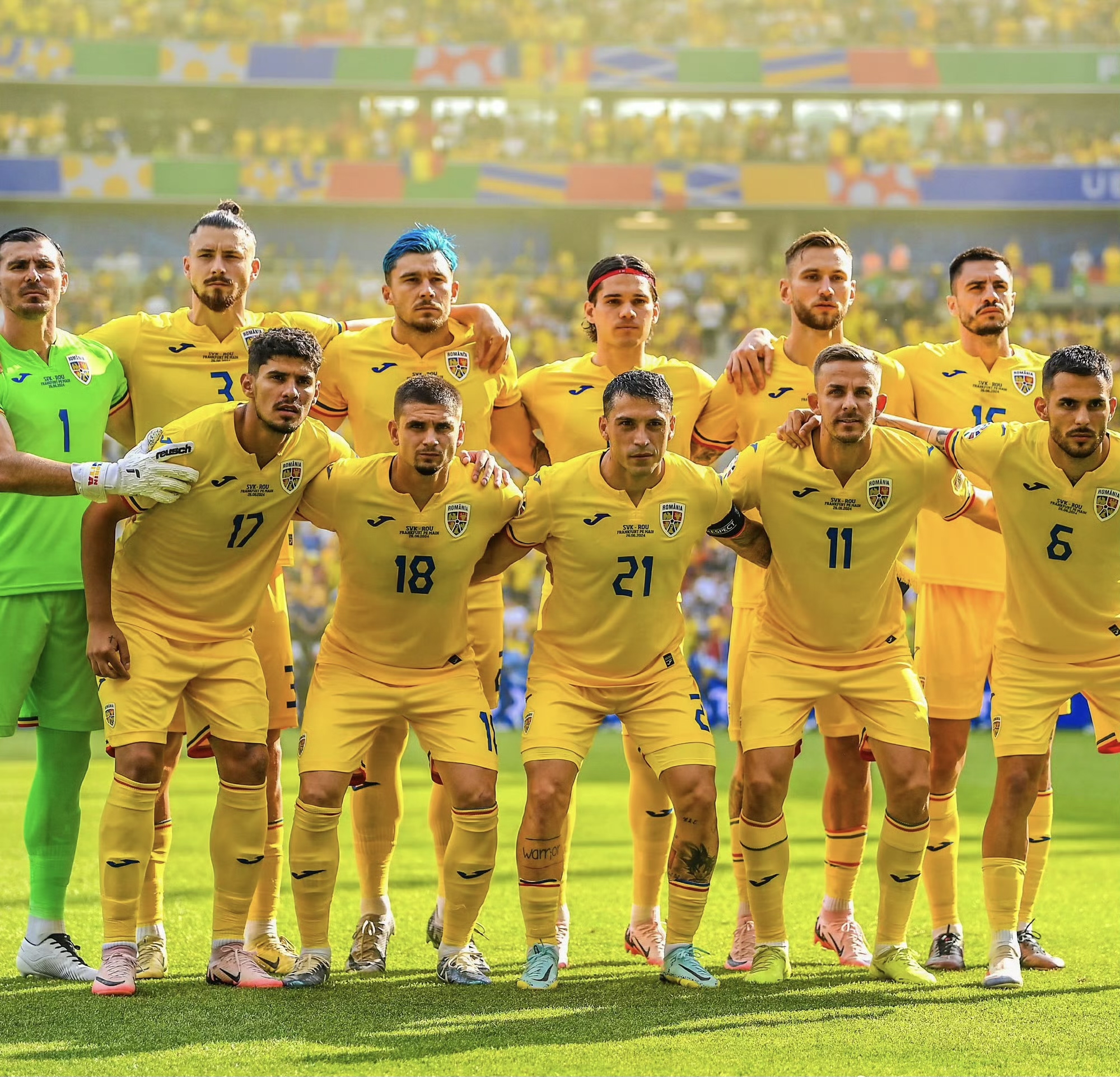 荷兰队与对手激烈对抗 荷兰队与对手激烈对抗