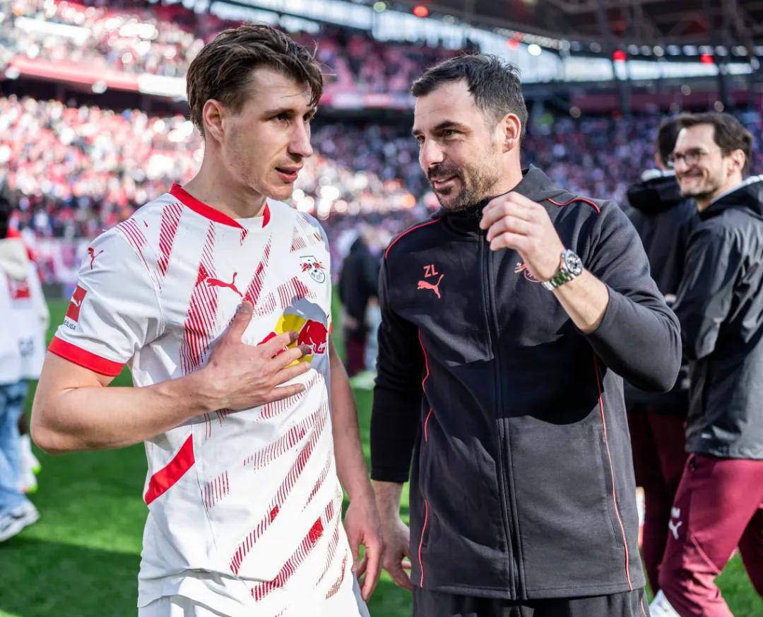 世俱杯决赛-斯图加特饱受连败困扰,全队压力倍增的简单介绍