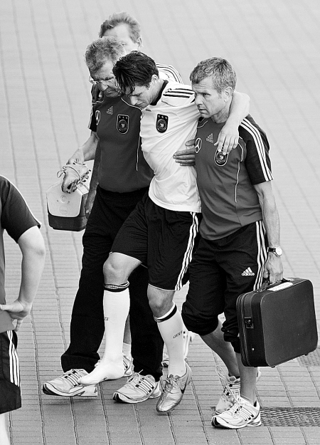 关于南特队中场球员频繁受伤,困扰备战的信息 关于南特队中场球员频繁受伤,困扰备战的信息