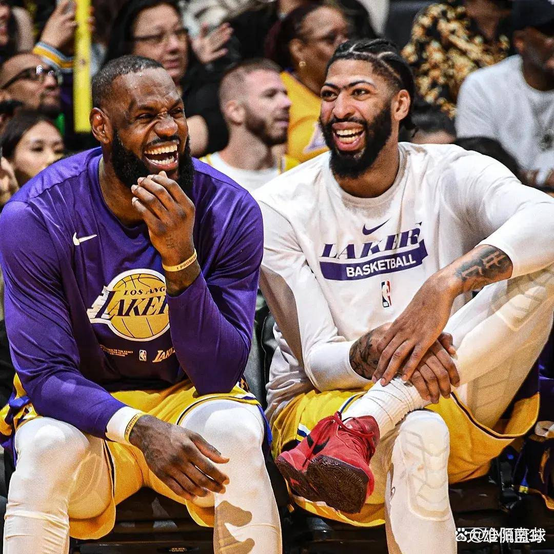 詹姆斯和戴维斯将携手出战新赛季NBA,火力全开! 詹姆斯和戴维斯将携手出战新赛季NBA,火力全开!