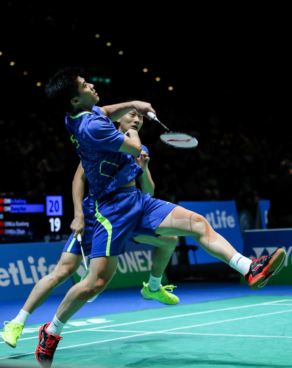 韩国羽毛球双打横扫对手，轻松跻身八强