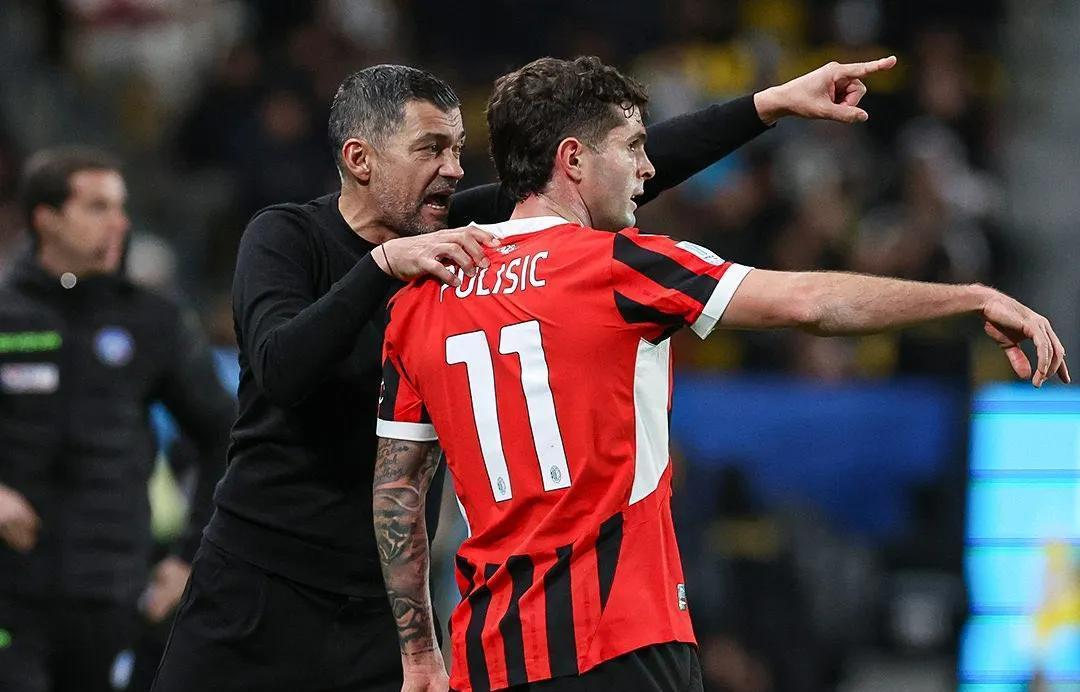 罗马客场惨负AC米兰,积分榜上失去优势 罗马客场惨负AC米兰,积分榜上失去优势