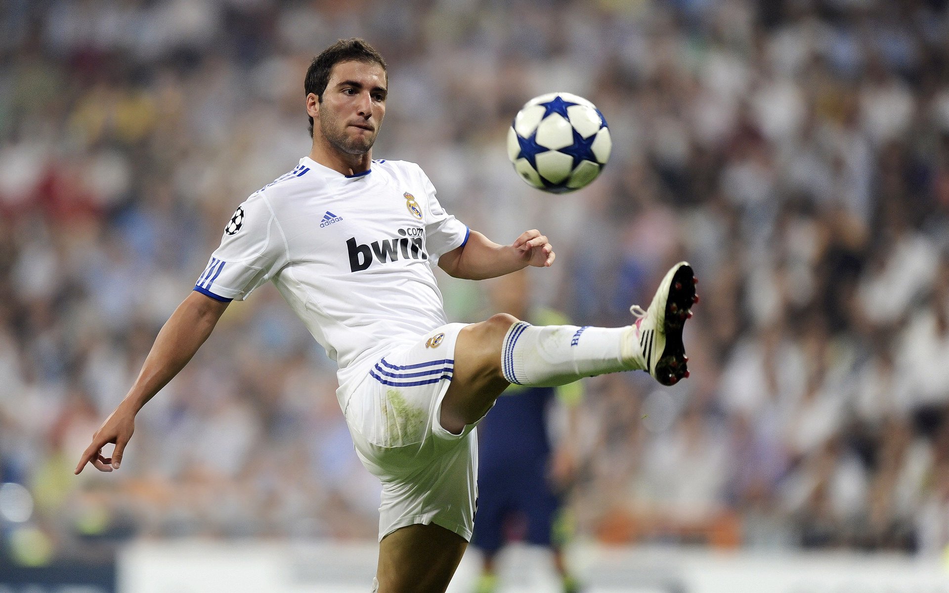 亚特兰大巅峰对决尤文图斯，胜出之战改写世界排名争夺格局